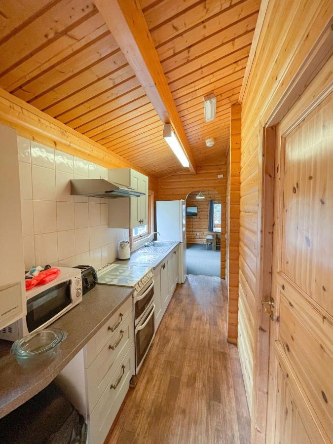 Вилла Avon Tyrrell Outdoor Activity Centre Bransgore Экстерьер фото